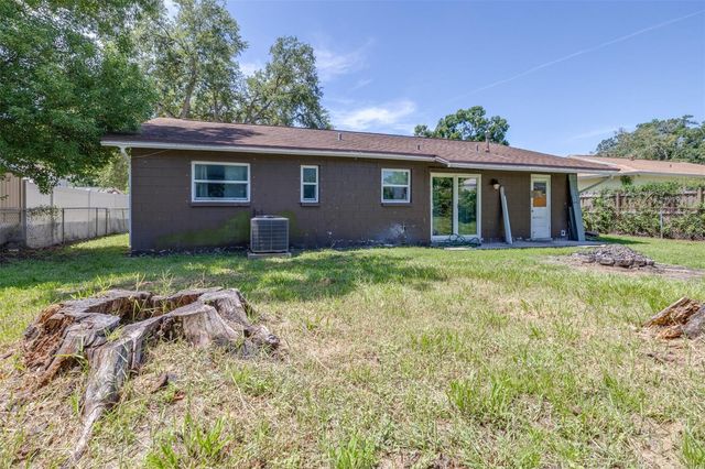 911 W GASTON PLACE, Tampa, FL 33604