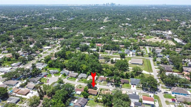 911 W GASTON PLACE, Tampa, FL 33604
