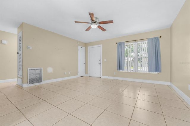 911 W GASTON PLACE, Tampa, FL 33604