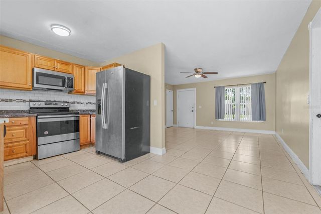 911 W GASTON PLACE, Tampa, FL 33604