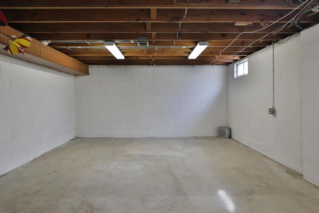 867 Overbrook Service Drive, Columbus, OH 43224