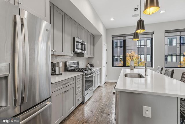 4586 RIVERSIDE WAY, Philadelphia, PA 19127