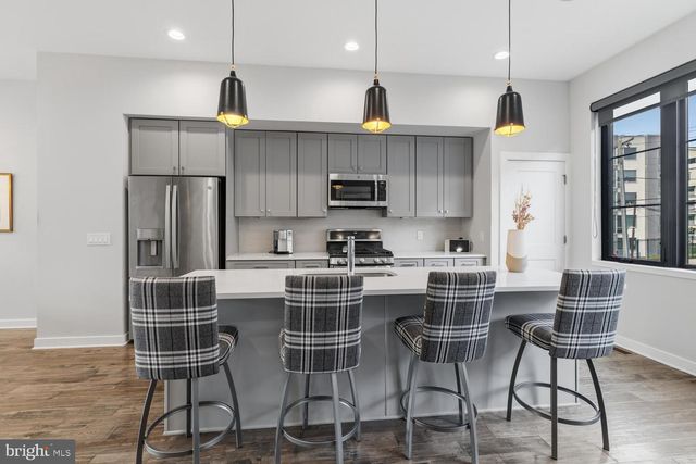 4586 RIVERSIDE WAY, Philadelphia, PA 19127