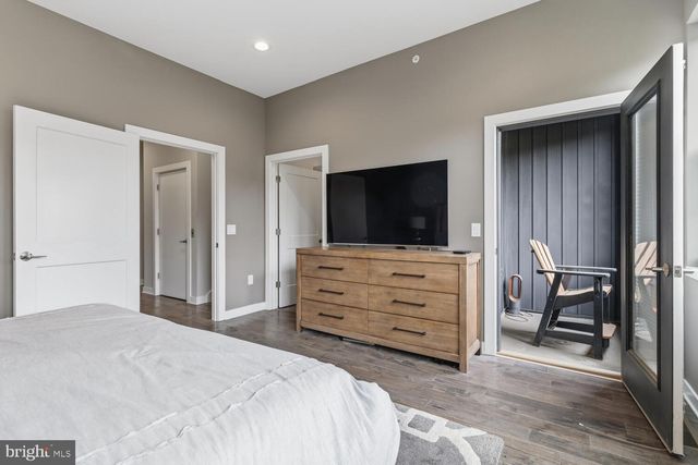 4586 RIVERSIDE WAY, Philadelphia, PA 19127