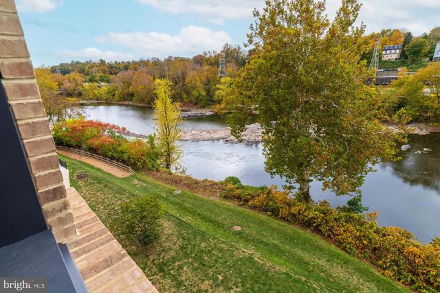 4586 RIVERSIDE WAY, Philadelphia, PA 19127