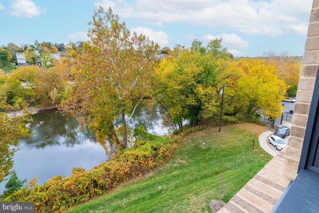 4586 RIVERSIDE WAY, Philadelphia, PA 19127