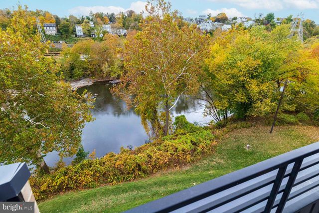 4586 RIVERSIDE WAY, Philadelphia, PA 19127