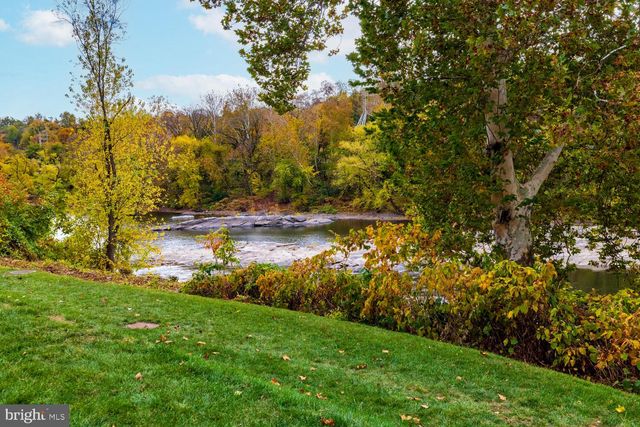 4586 RIVERSIDE WAY, Philadelphia, PA 19127