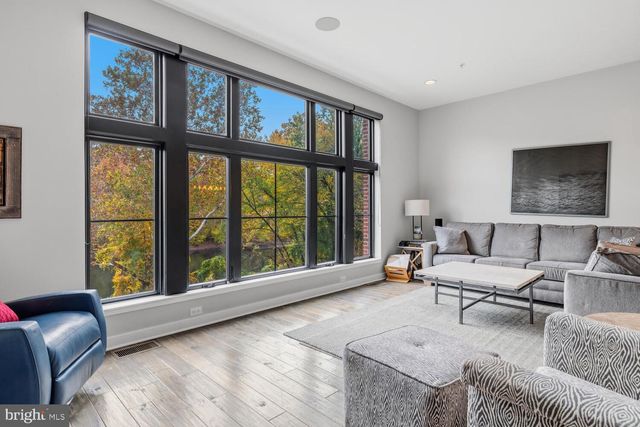 4586 RIVERSIDE WAY, Philadelphia, PA 19127