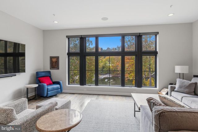 4586 RIVERSIDE WAY, Philadelphia, PA 19127