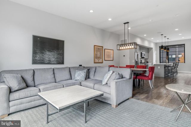 4586 RIVERSIDE WAY, Philadelphia, PA 19127