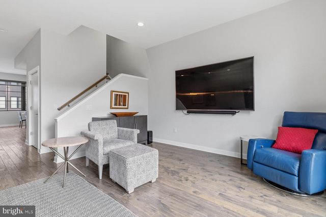 4586 RIVERSIDE WAY, Philadelphia, PA 19127