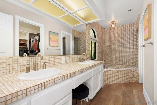 701 Concerto Gln, Escondido, CA 92025