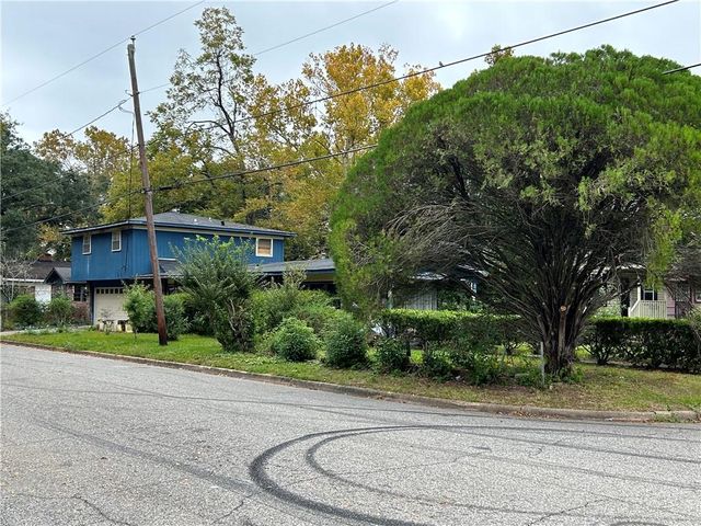 1712 Waterford Street, Mobile, AL 36605