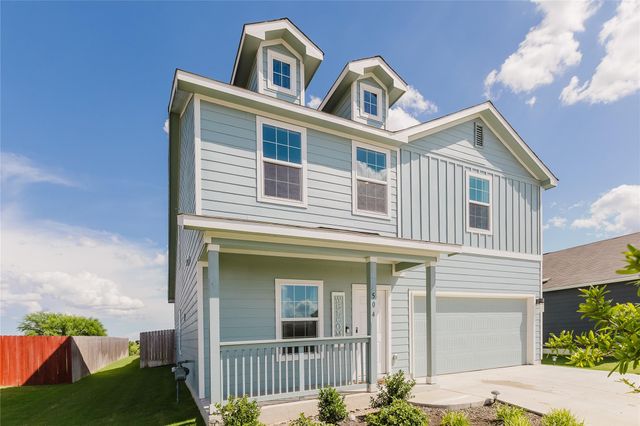 504 N Thunderstorm Ave, Lockhart, TX 78644