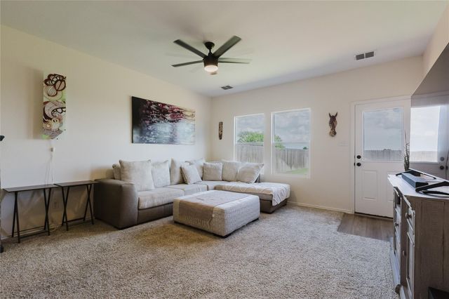 504 N Thunderstorm Ave, Lockhart, TX 78644