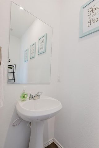 504 N Thunderstorm Ave, Lockhart, TX 78644