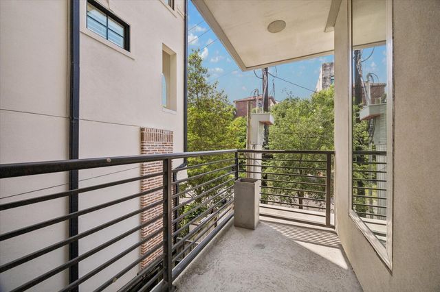 4819 Caroline Street 104, Houston, TX 77004
