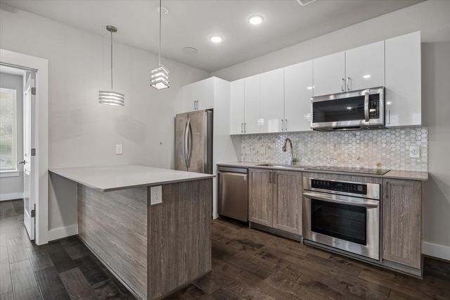 4819 Caroline Street 104, Houston, TX 77004