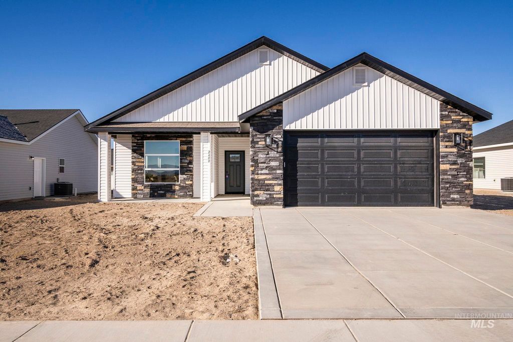 2400 Lotus Ave, Burley, ID 83318