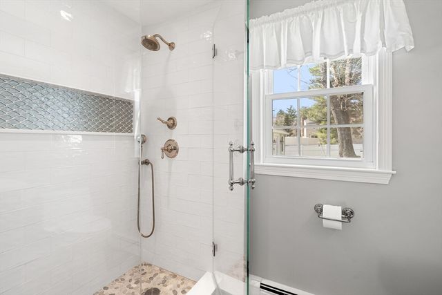 53 Mansfield St, Weymouth, MA 02190