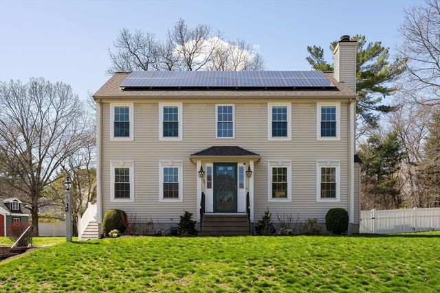53 Mansfield St, Weymouth, MA 02190