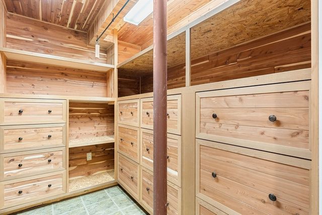 53 Mansfield St, Weymouth, MA 02190
