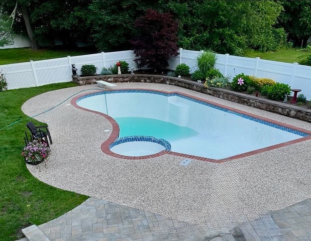 53 Mansfield St, Weymouth, MA 02190