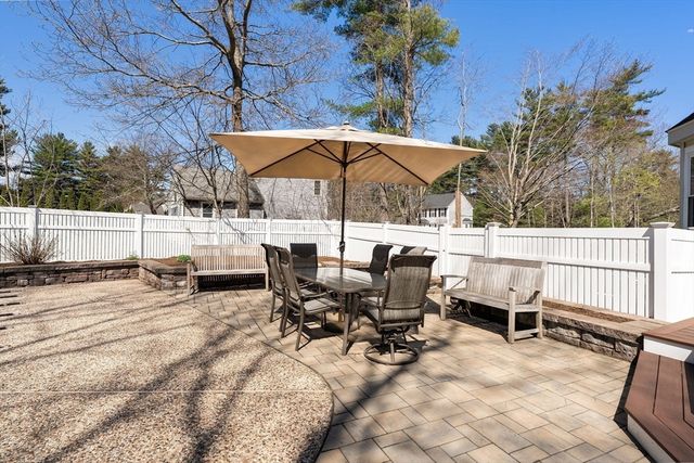 53 Mansfield St, Weymouth, MA 02190