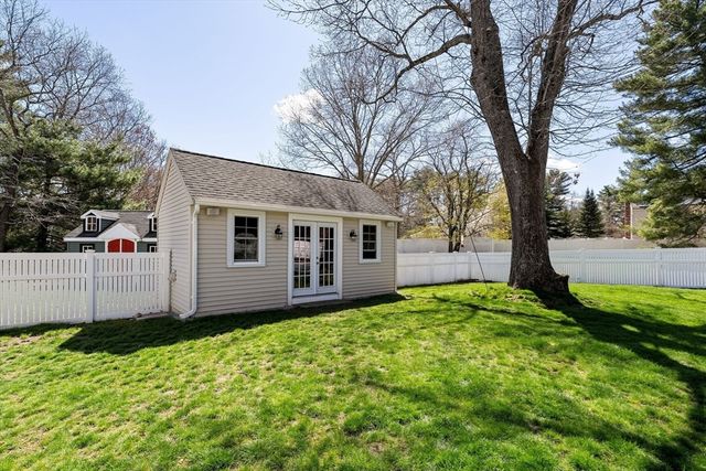 53 Mansfield St, Weymouth, MA 02190
