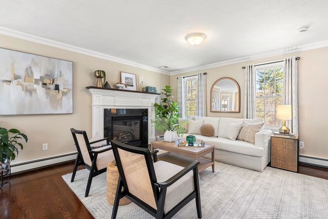 53 Mansfield St, Weymouth, MA 02190