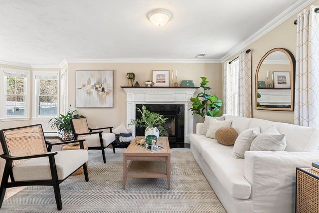 53 Mansfield St, Weymouth, MA 02190
