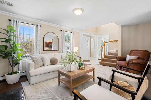 53 Mansfield St, Weymouth, MA 02190