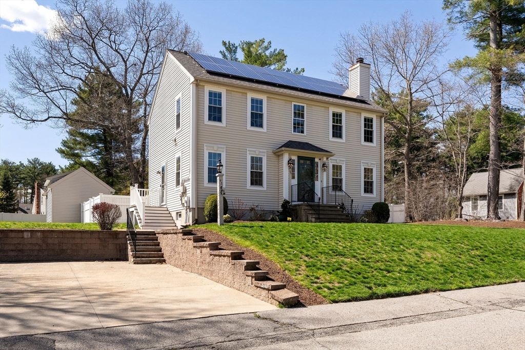 53 Mansfield St, Weymouth, MA 02190