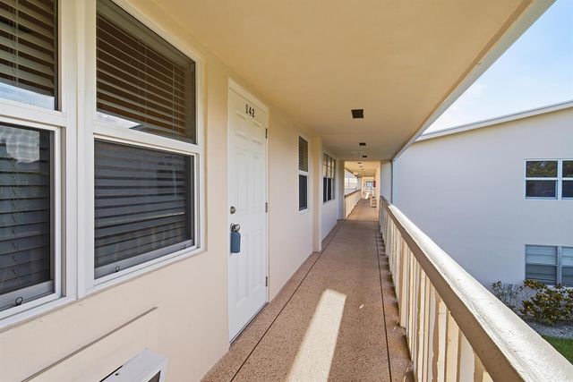 142 Norwich F, West Palm Beach, FL 33417