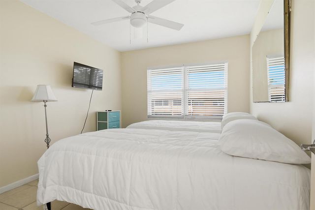 142 Norwich F, West Palm Beach, FL 33417