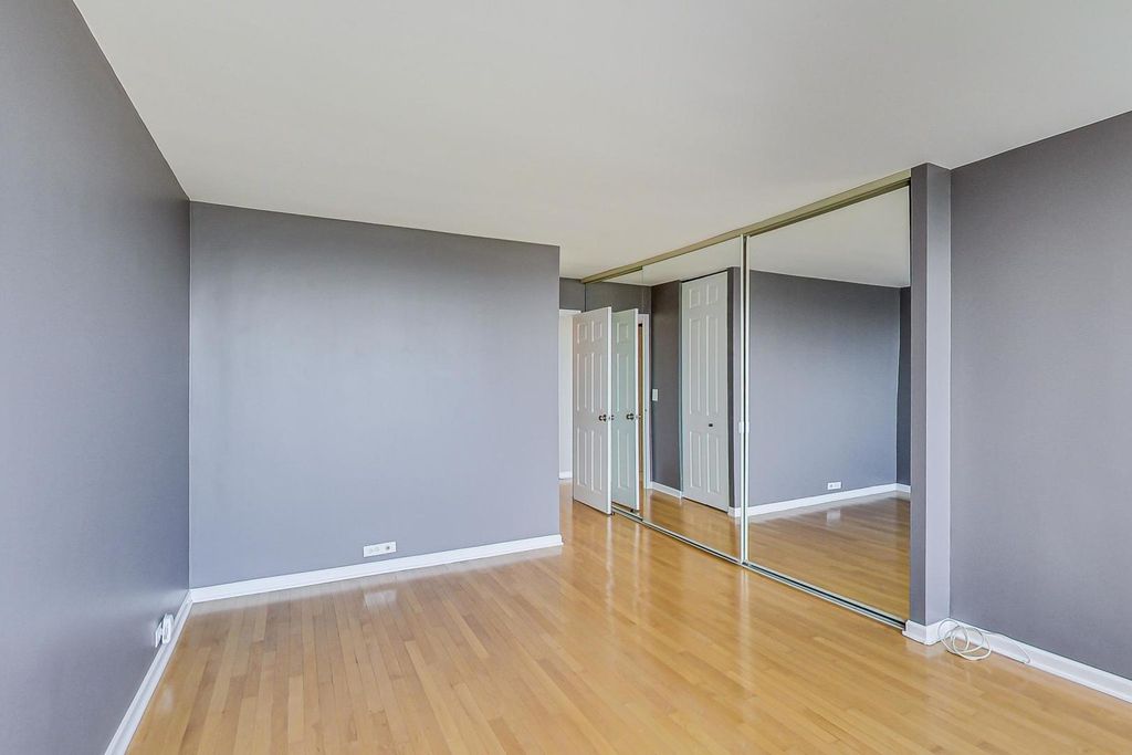 Image 11 of property listing at 2800 N Lake Shore Drive 2414, Chicago, IL 60657