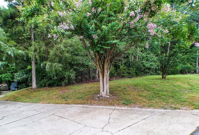 355 Sardis Alt Road N, Charlotte, NC 28270