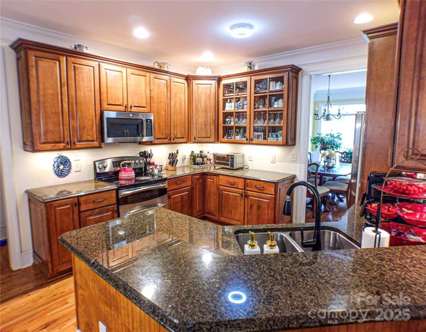 355 Sardis Alt Road N, Charlotte, NC 28270