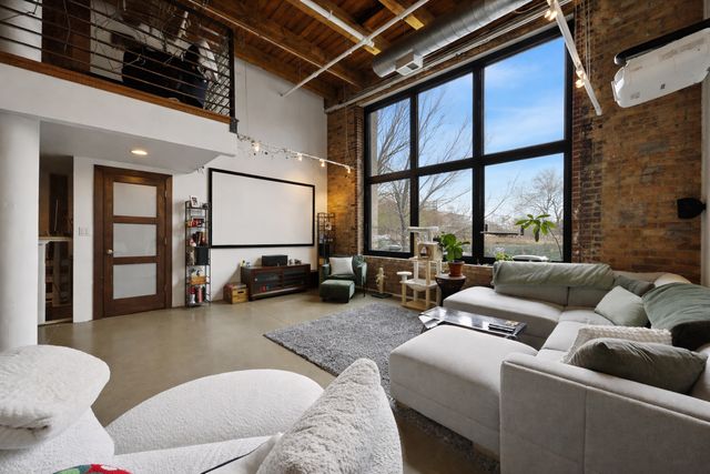 407 N Elizabeth Street 101B, Chicago, IL 60642