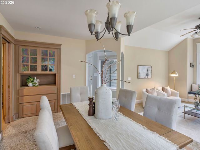 16635 Se SUNRIDGE Ln, Milwaukie, OR 97267