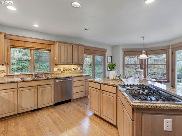 16635 Se SUNRIDGE Ln, Milwaukie, OR 97267