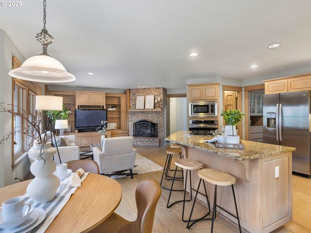 16635 Se SUNRIDGE Ln, Milwaukie, OR 97267