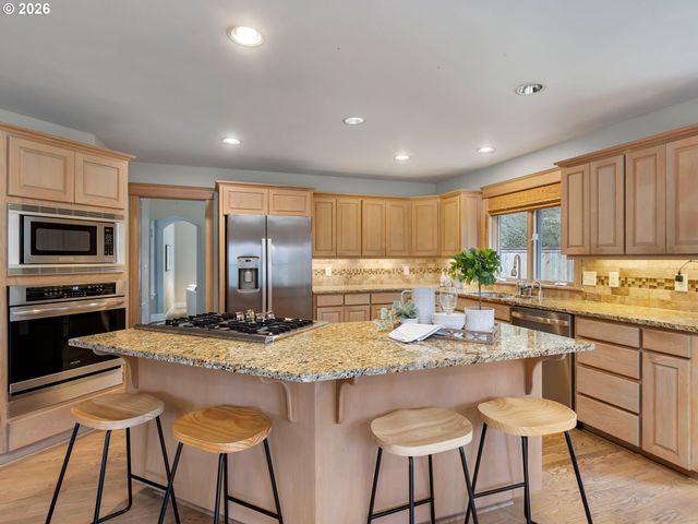 16635 Se SUNRIDGE Ln, Milwaukie, OR 97267