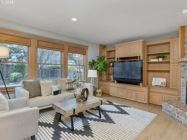 16635 Se SUNRIDGE Ln, Milwaukie, OR 97267