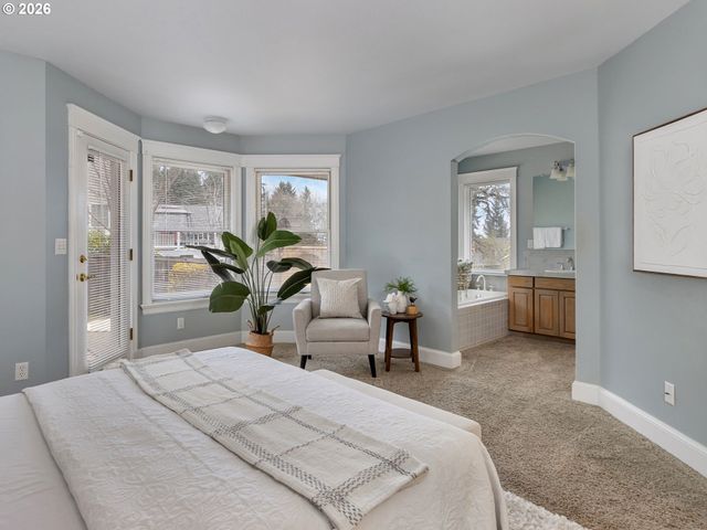 16635 Se SUNRIDGE Ln, Milwaukie, OR 97267