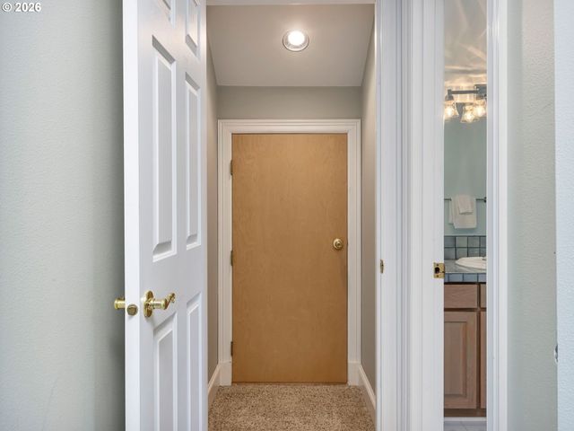 16635 Se SUNRIDGE Ln, Milwaukie, OR 97267