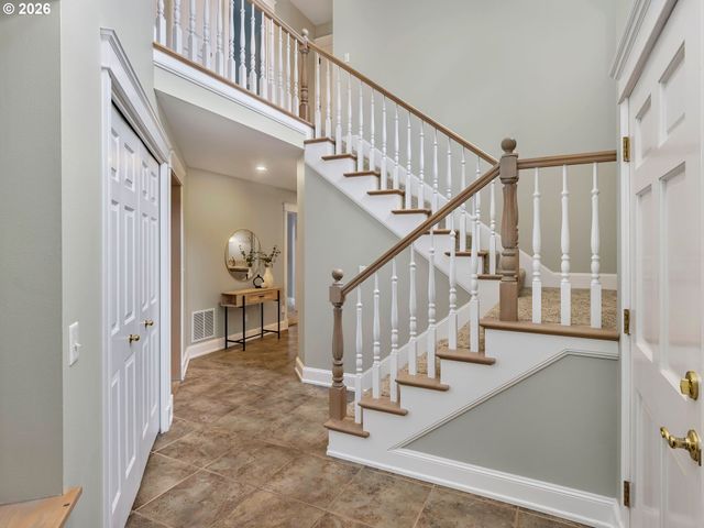 16635 Se SUNRIDGE Ln, Milwaukie, OR 97267