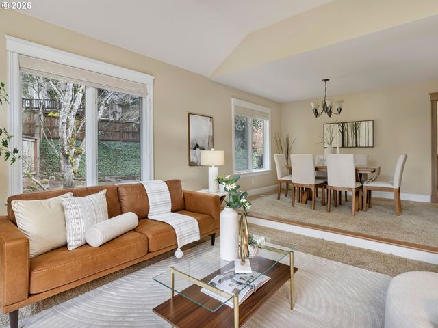 16635 Se SUNRIDGE Ln, Milwaukie, OR 97267