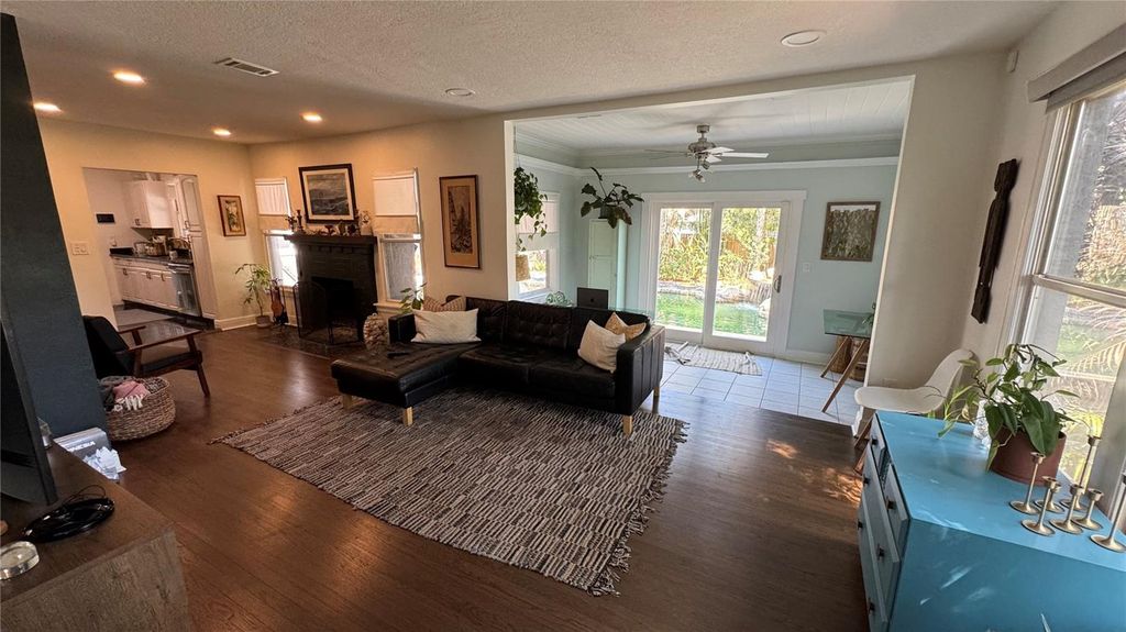 Image 5 of property listing at 795 30TH STREET, Orlando, FL 32805
